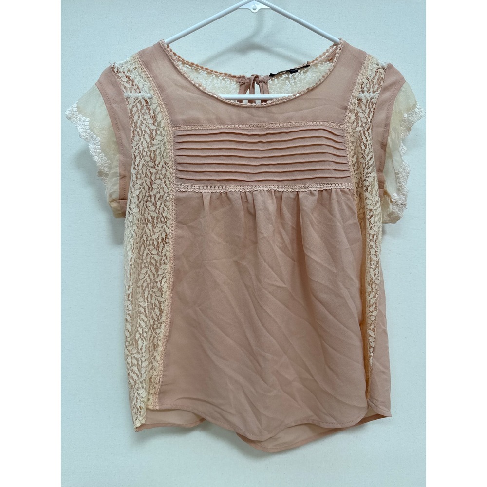 Gal Boss Peach Pink Lace Pintuck Blouse Short Sleeve Keyhole Back Top Small
